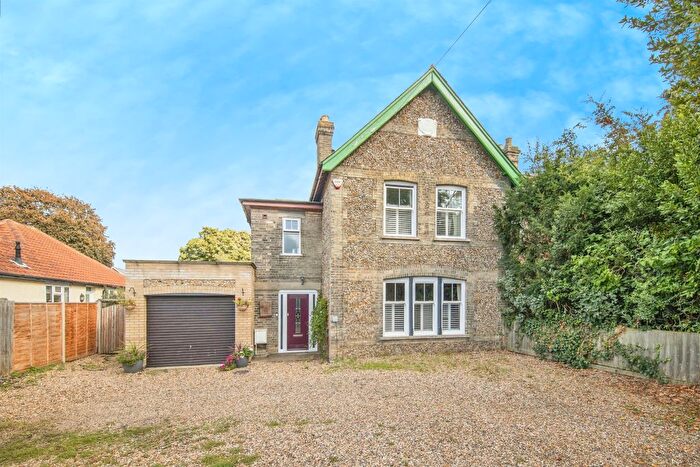 3 Bedroom Semi-detached House For Sale In Crabbe Street, Ipswich, IP4