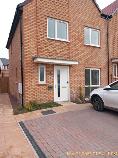 3 Bedroom Semi-Detached House To Rent In Jones Croft, Telford, TF2