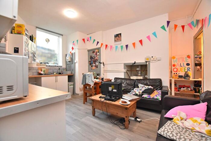 6 Bedroom Terraced House To Rent In Great George Street, Lower Maisonette, Clifton, Bristol, BS1