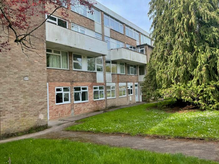 2 Bedroom Flat To Rent In Sycamore Avenue, Chandler's Ford, Hampshire, SO53