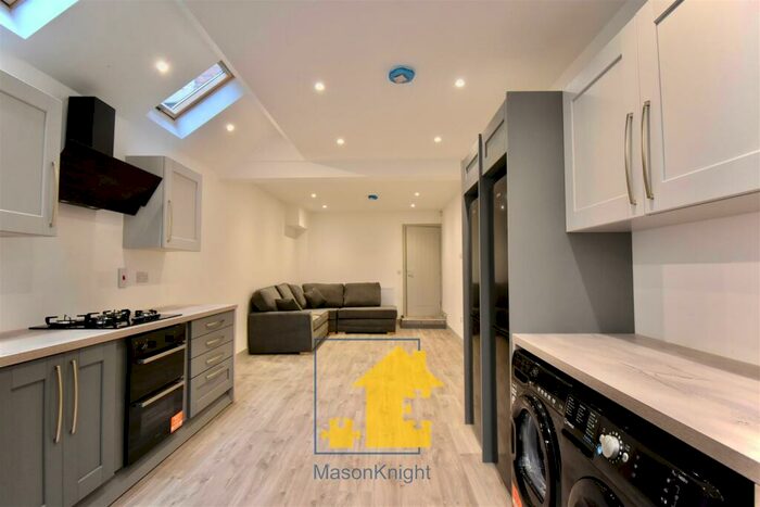 6 Bedroom Terraced House To Rent In Tiverton Rd, Selly Oak. Mins Walk To University Of Birmingham, B29