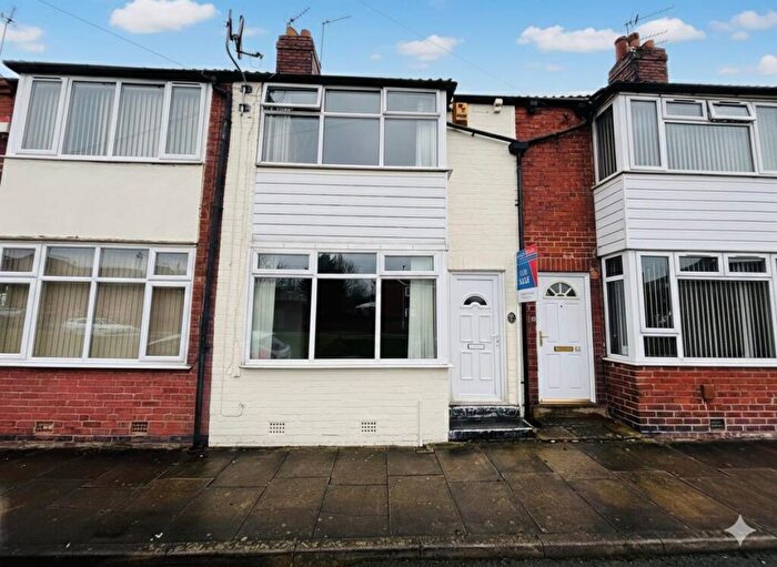 2 Bedroom Town House For Sale In Oldfield Street, Wortley, Leeds, LS12