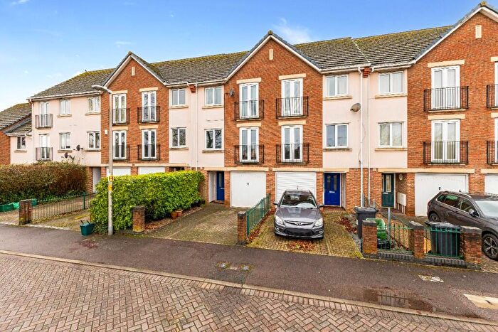 3 Bedroom Town House For Sale In The Oaks, Newbury, Berkshire, RG14