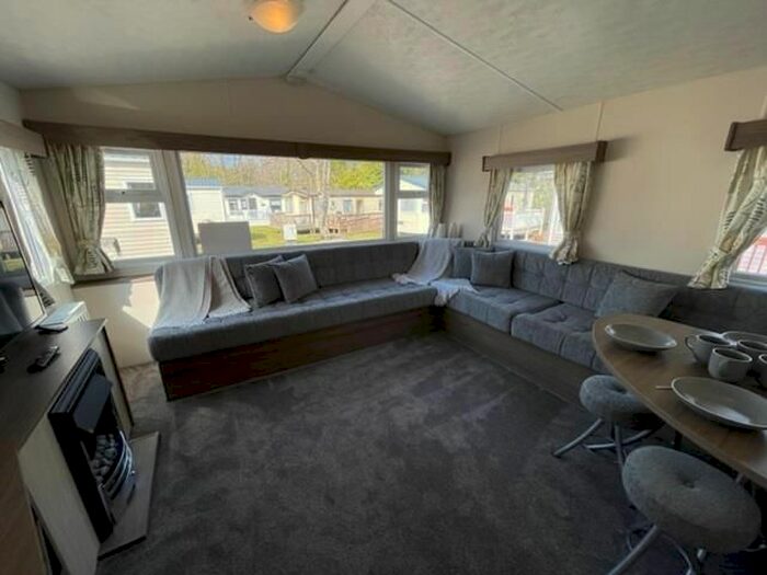 2 Bedroom Mobile/park Home For Sale In Newquay, TR8