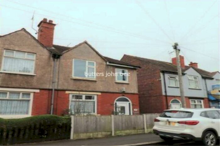 3 Bedroom End Of Terrace House To Rent In Laura Street, CW2