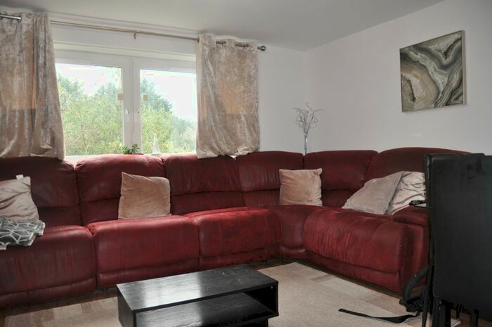 2 Bedroom Flat To Rent In Edgar Road, Hounslow TW4