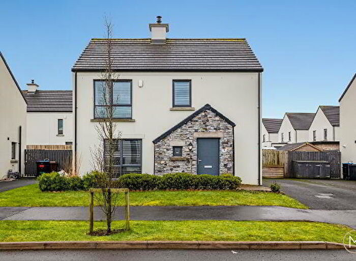3 Bedroom Detached House For Sale In Oakwood Road, Antrim, BT41