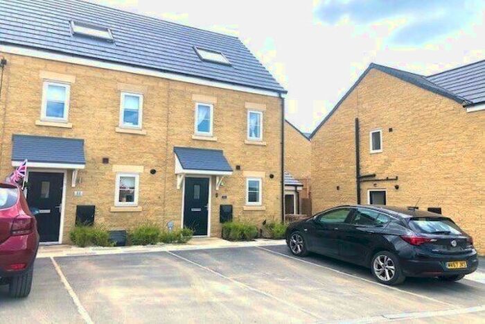 3 Bedroom Property To Rent In Rowling Hollins, Colne, BB8