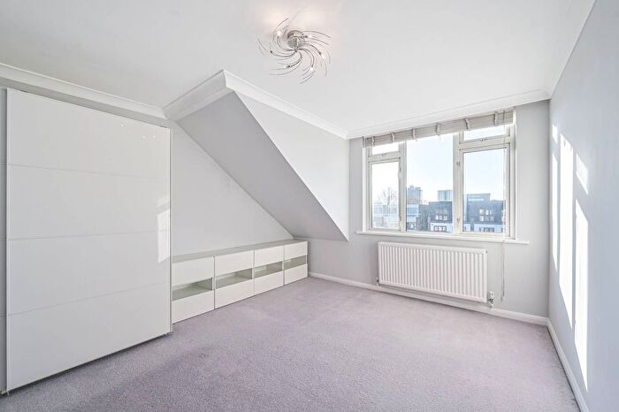 2 Bedroom Flat For Sale In Haverstock Hill, Hampstead, London, NW3