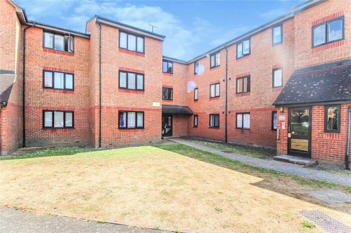 1 Bedroom Apartment To Rent In Plumtree Close, Dagenham, RM10