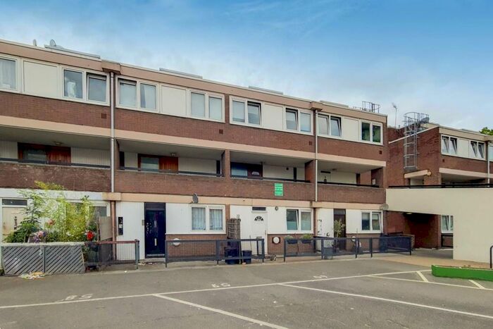 3 Bedroom Maisonette To Rent In .Wendling Haverstock Road, Gospel Oak, London, NW5