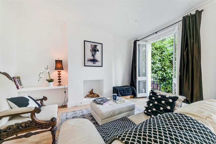 3 Bedroom Flat To Rent In Blomfield Road, London, W9