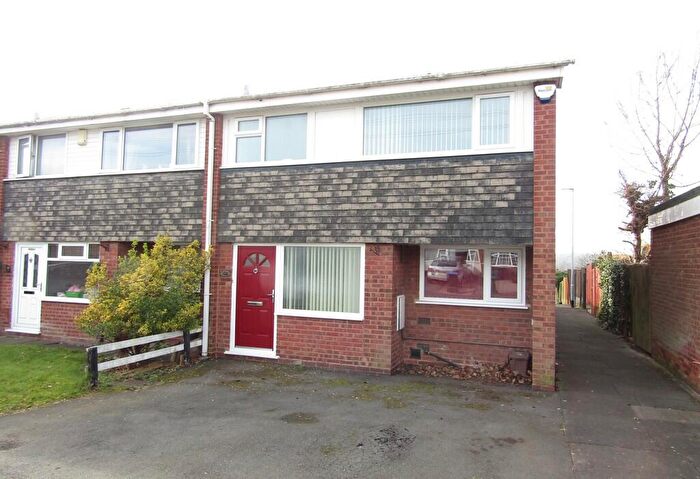 3 Bedroom End Of Terrace House To Rent In Templemore Drive, Great Barr, Birmingham, West Midlands, B43