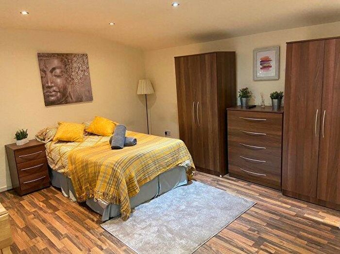 1 Bedroom Flat To Rent In Chatsworth Road, NW2