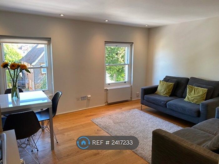 2 Bedroom Flat To Rent In Victoria Road, Sutton, SM1
