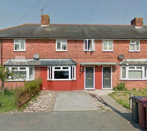 2 Bedroom Terraced House To Rent In Laburnum Gardens, Reading, RG2