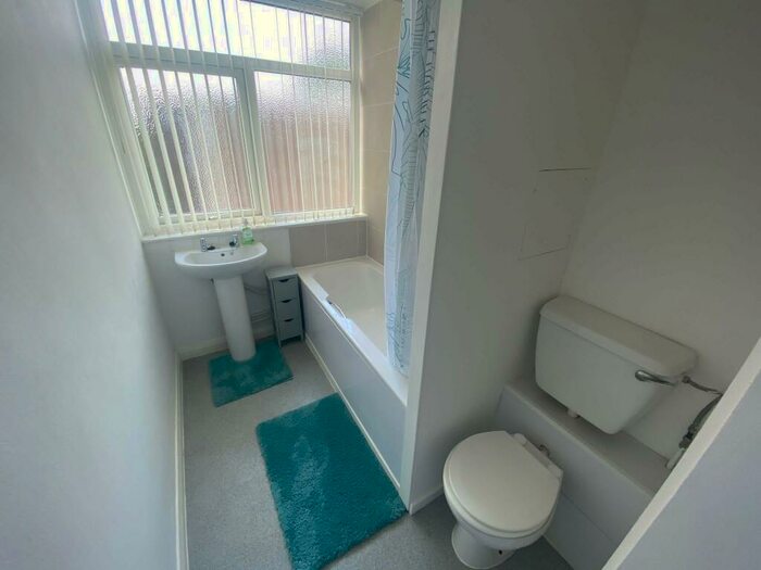 1 Bedroom Flat To Rent In Hornby Court, Bromborough, CH62