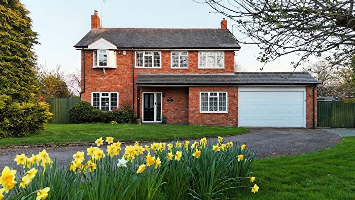 4 Bedroom Detached House For Sale In Park Close, Dunton, Buckingham, Buckinghamshire, MK18