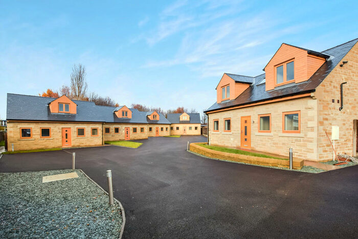 3 Bedroom Detached Bungalow To Rent In Wingfield Close, Barnsley, S71