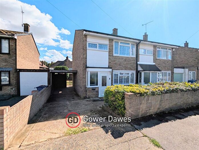 3 Bedroom Semi-Detached House For Sale In Spindles, Tilbury, RM18