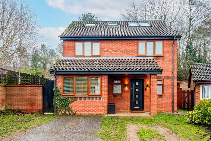 5 Bedroom Detached House For Sale In Layer Close, Norwich, NR5