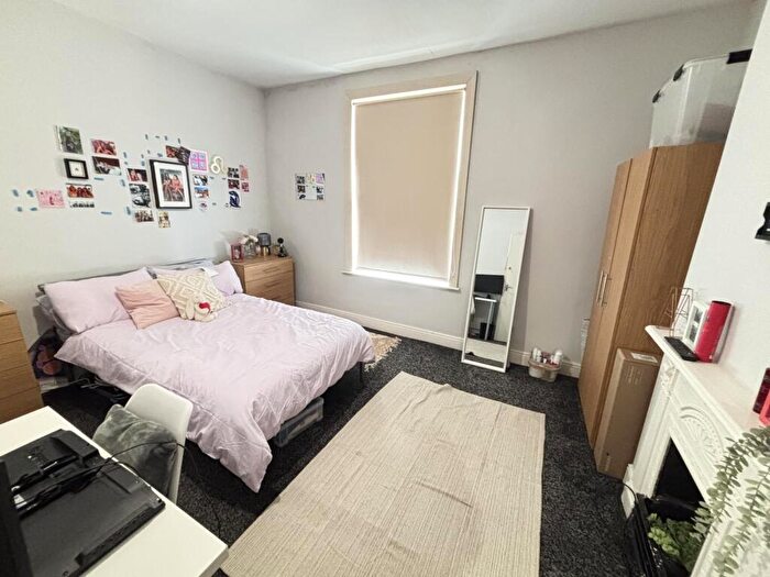 5 Bedroom House To Rent In Brudenell View, Leeds, LS6