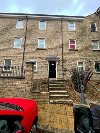 2 Bedroom Flat To Rent In Millwood, Sycamore Avenue, West Yorkshire, BD16
