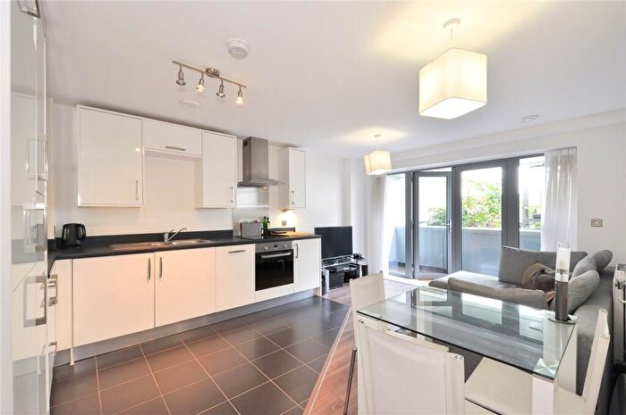 2 Bedroom Apartment To Rent In Vernon Road, Bow, London, E3