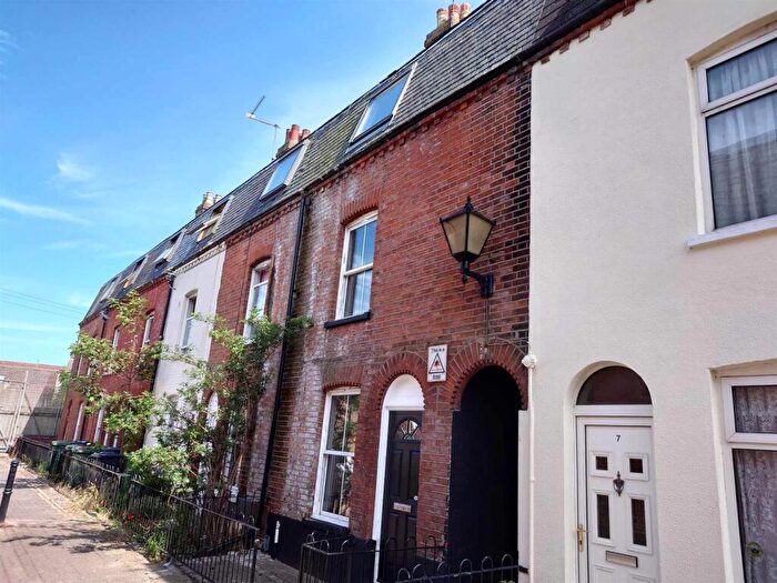 3 Bedroom Terraced House To Rent In Coniston Square, Great Yarmouth, NR30