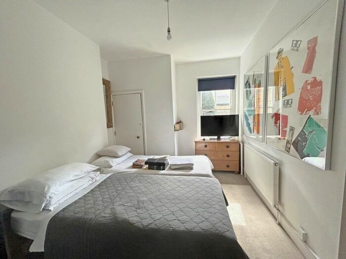 1 Bedroom Flat To Rent In Cowley Mansions, Mortlake, SW14