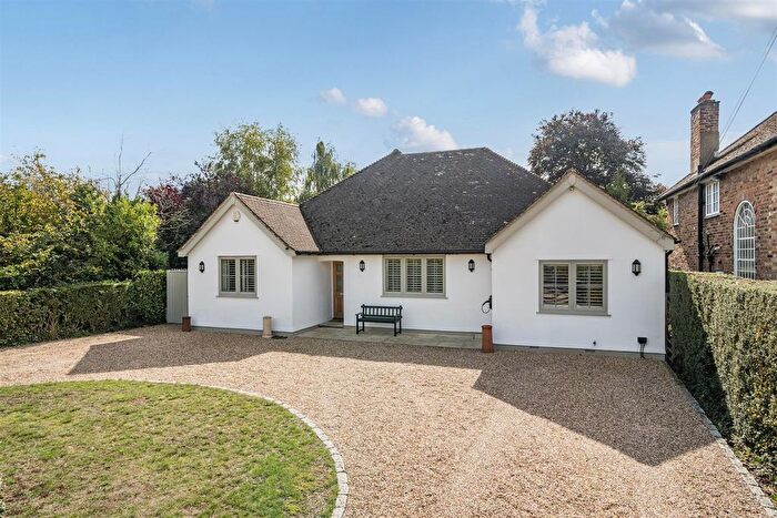 4 Bedroom Detached Bungalow For Sale In Little Windmill Hill, Chipperfield, Kings Langley, WD4