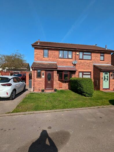 3 Bedroom Semi-Detached House To Rent In Kenilworth Drive, Nuneaton, CV11