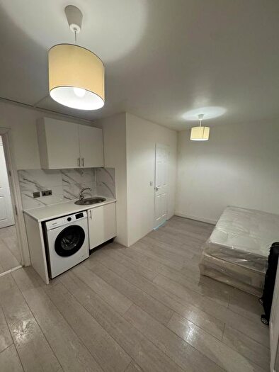 Studio To Rent In London, UB3