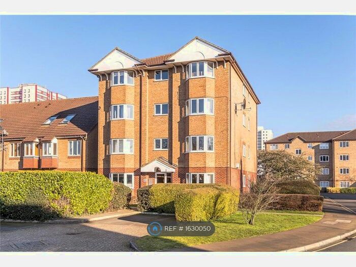2 Bedroom Flat To Rent In Varsity Drive, Twickenham, TW1