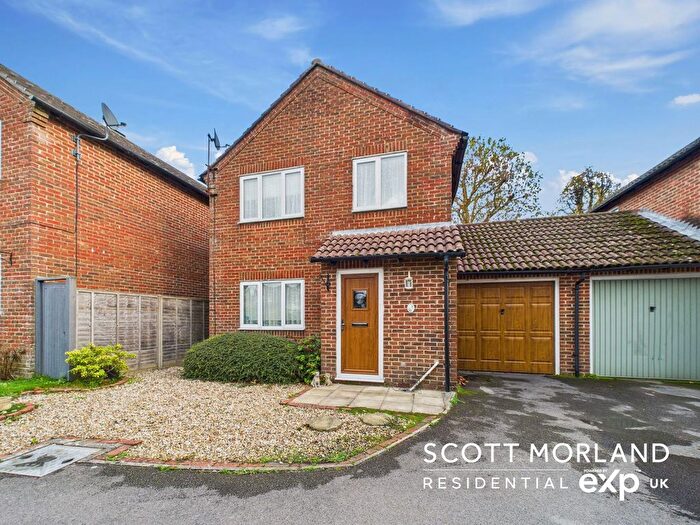 4 Bedroom Detached House For Sale In Derwent Close, Chichester, PO20