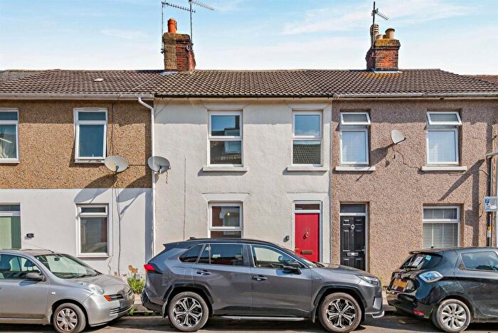 2 Bedroom Terraced House For Sale In North Street, Swindon, SN1