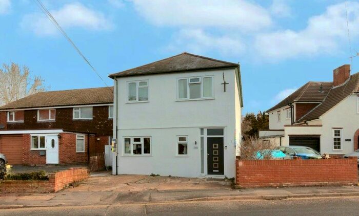 2 Bedroom Maisonette To Rent In Cove Road, Farnborough, GU14
