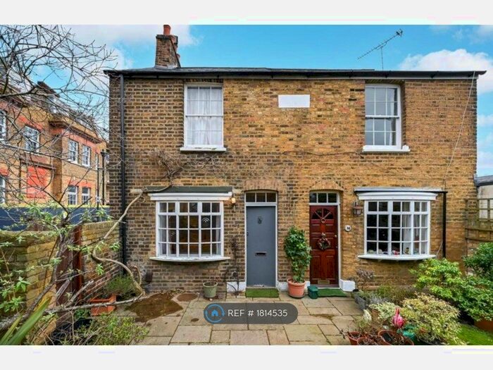 2 Bedroom Semi-Detached House To Rent In Shaftesbury Road, Richmond, TW9