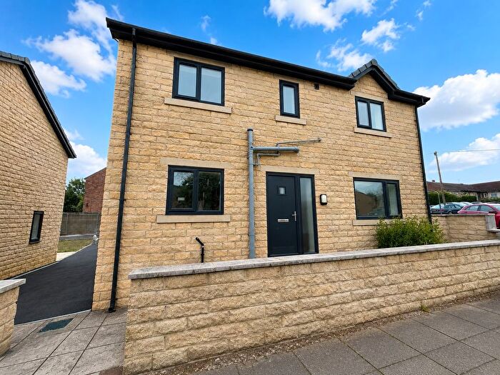 4 Bedroom Detached House For Sale In Bradford Road, Clayton, Bradford, BD14