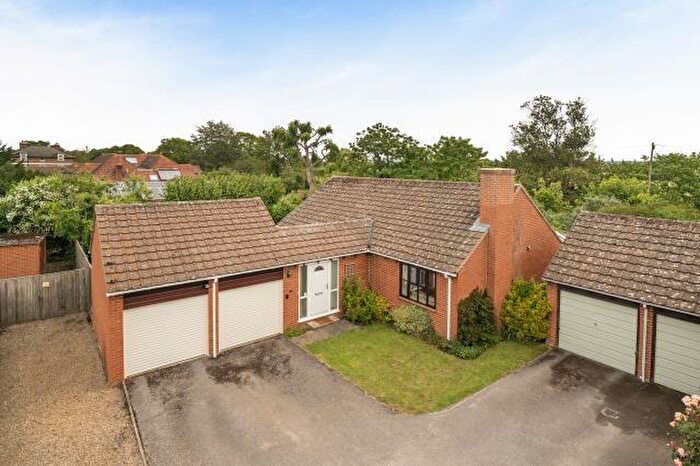 3 Bedroom Bungalow For Sale In Orchard Close, Shillingford, Wallingford, OX10