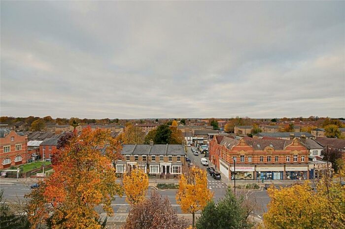 2 Bedroom Flat To Rent In Fore Street, Edmonton, N9