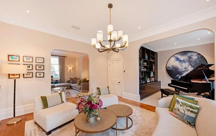 6 Bedroom Terraced House For Sale In Clifton Hill, St John's Wood, NW8