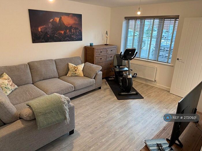 3 Bedroom Semi-Detached House To Rent In Bossu Drive, Oadby, Leicester, LE2