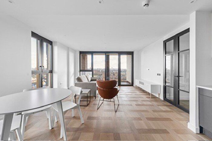 2 Bedroom Flat To Rent In Boxwood Gardens, London Dock, E1W