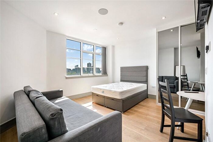 Apartment To Rent In Philpot Street, London, E1