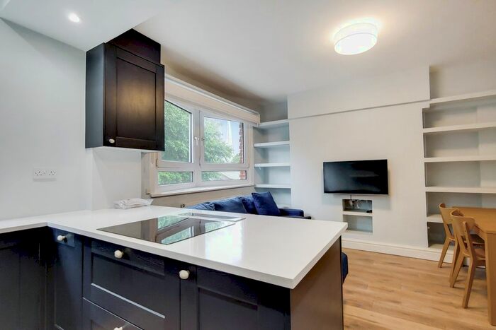 2 Bedroom Flat For Sale In Neckinger Estate, Bermondsey, SE16