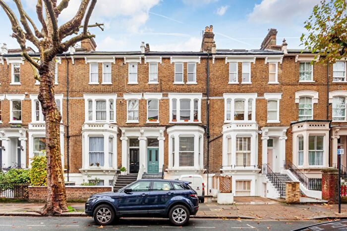 1 Bedroom Flat To Rent In Hammersmith Grove, W6