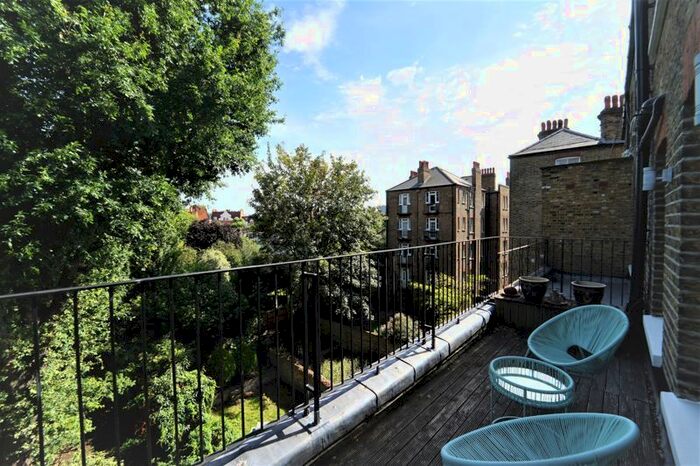 2 Bedroom Flat To Rent In Elgin Avenue, London, W9
