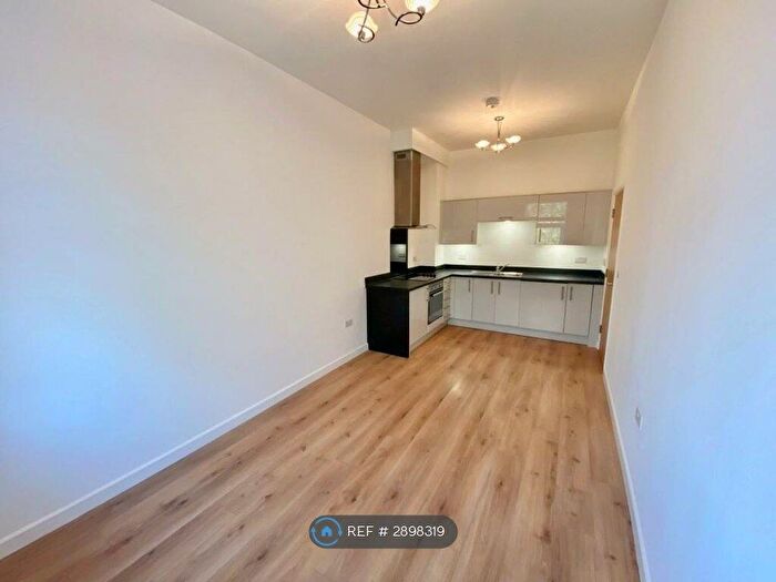 1 Bedroom Flat To Rent In Millbrook Road East, Southampton, SO15