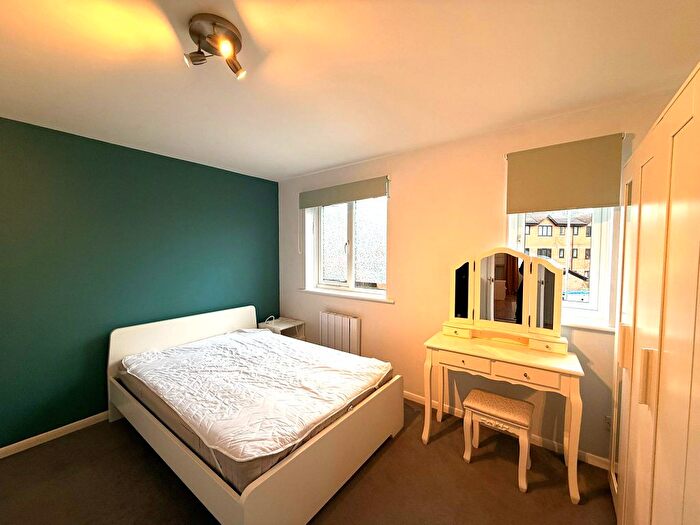 1 Bedroom Flat To Rent In Courtlands Close, Watford, WD24